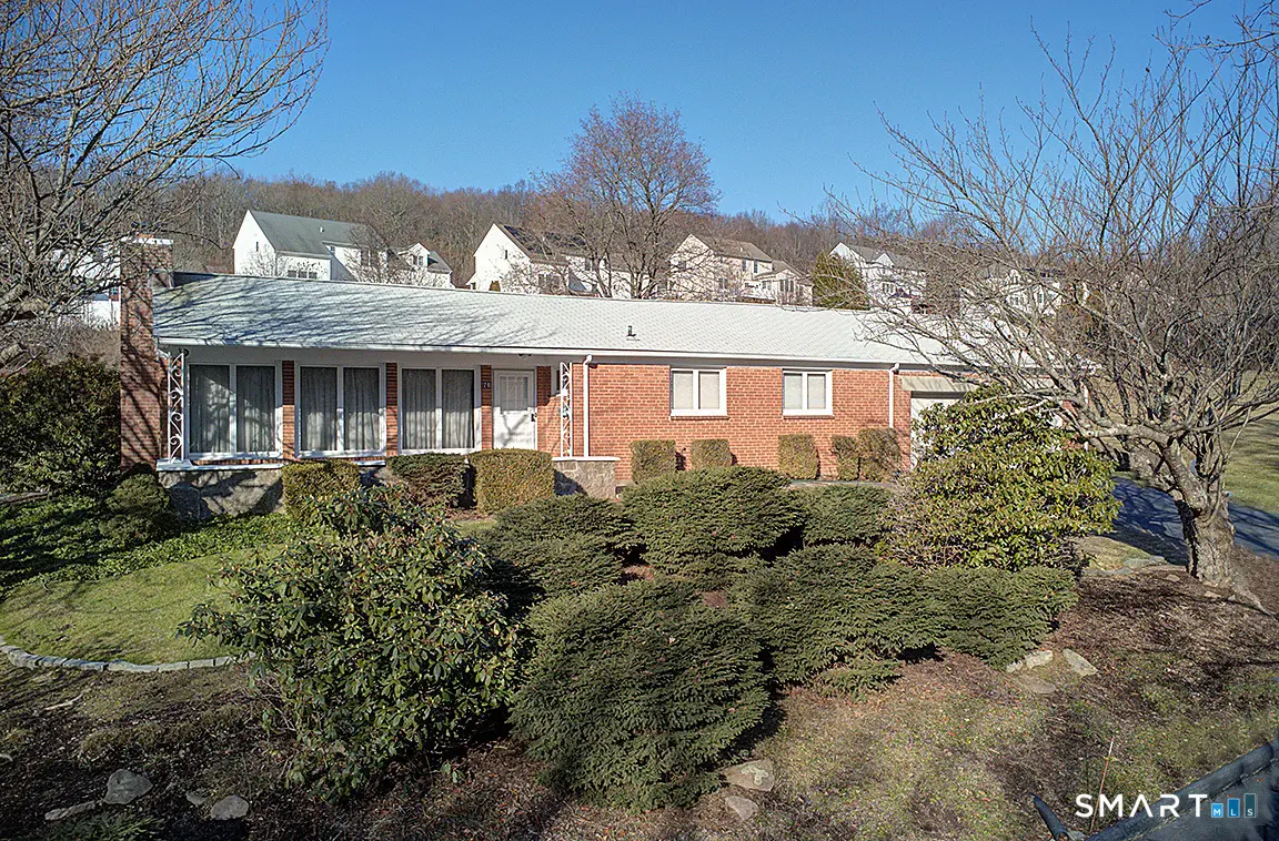 76 Gaylord Mountain Road, Hamden