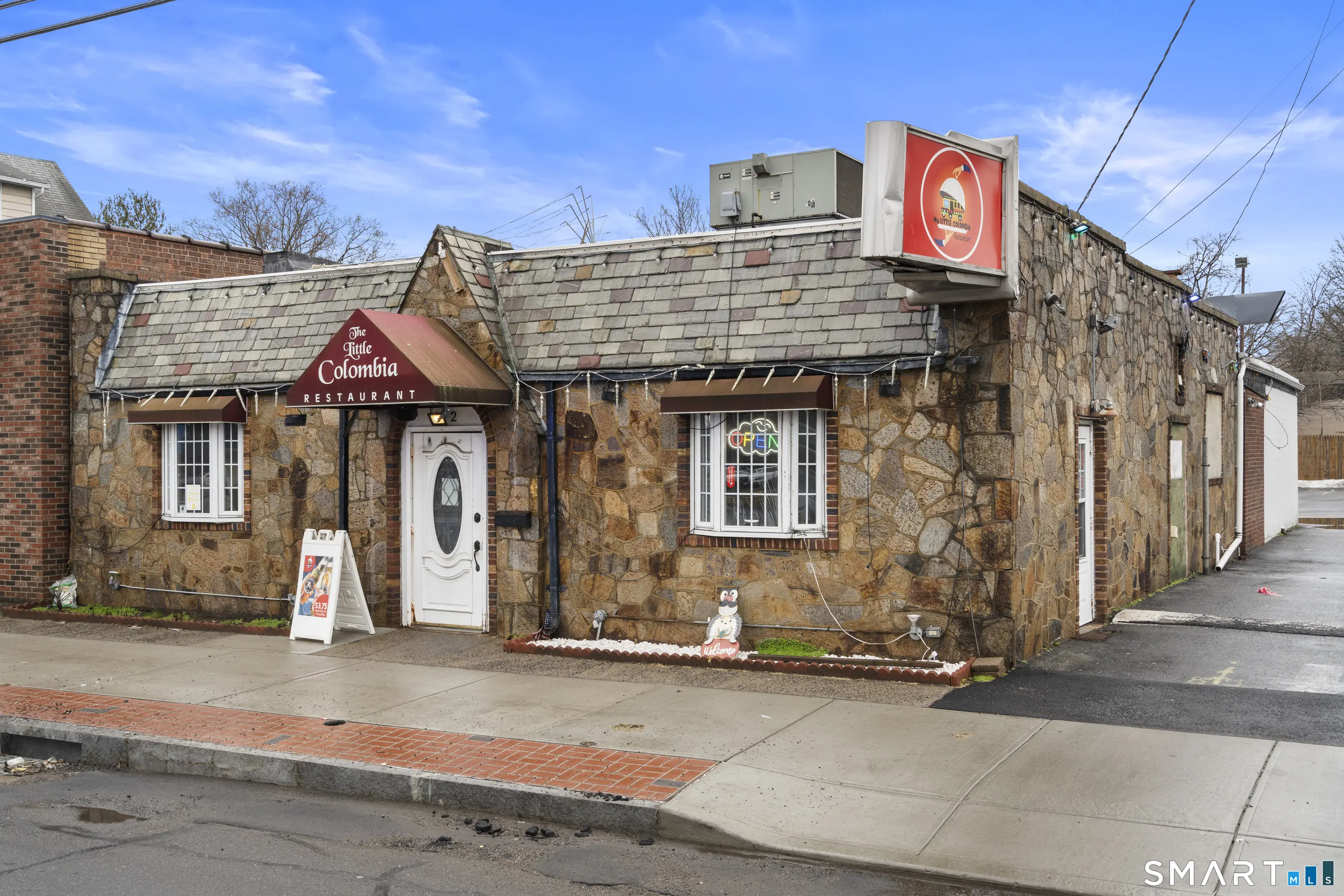 672 Main Street, East Haven
