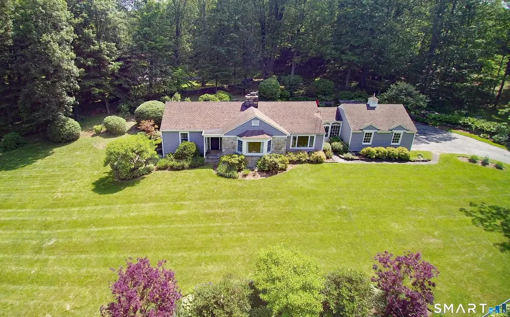 172 Gallows Hill Road, Redding