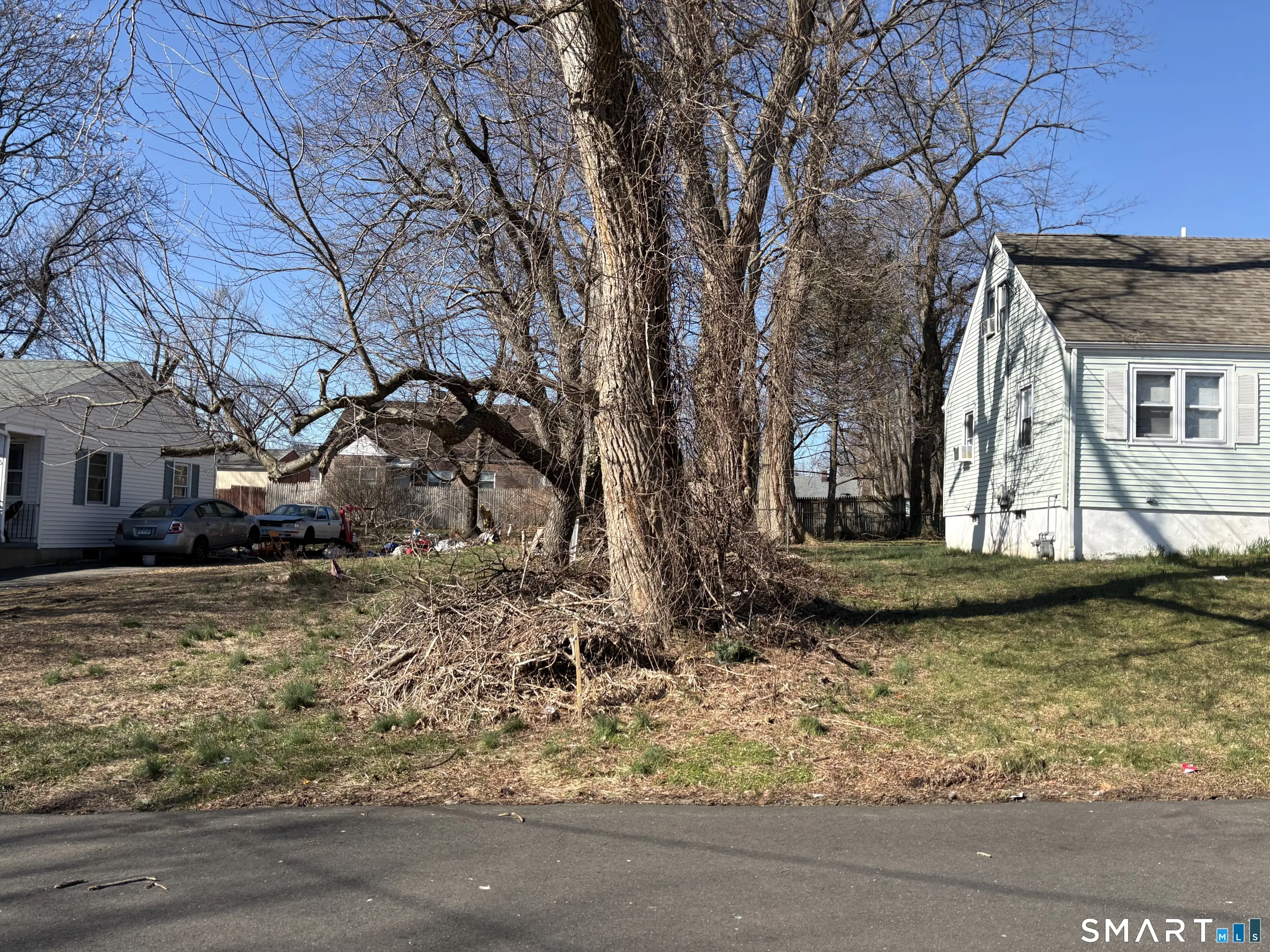 11 Myron Avenue, Bridgeport