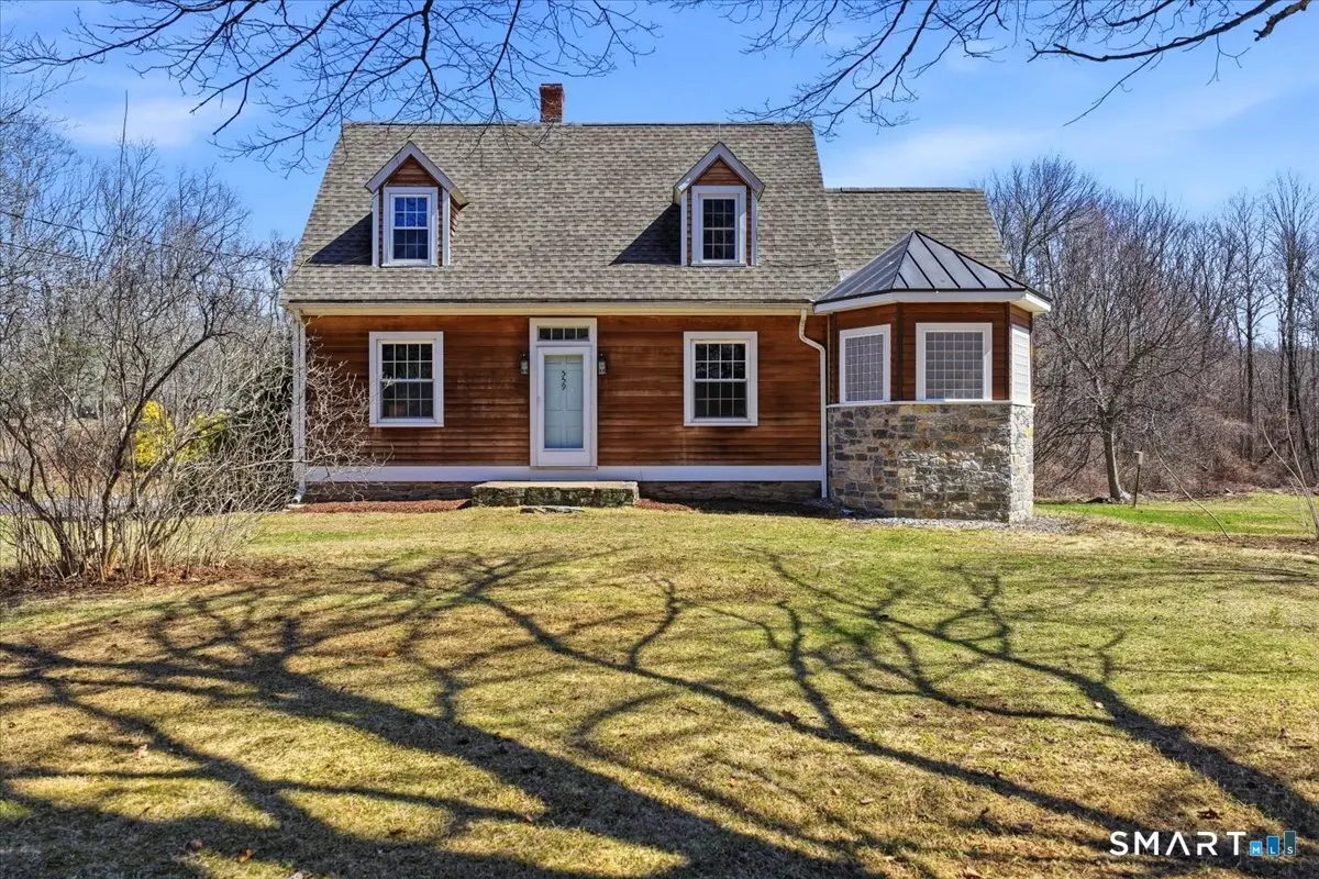 559 Route 81, Killingworth