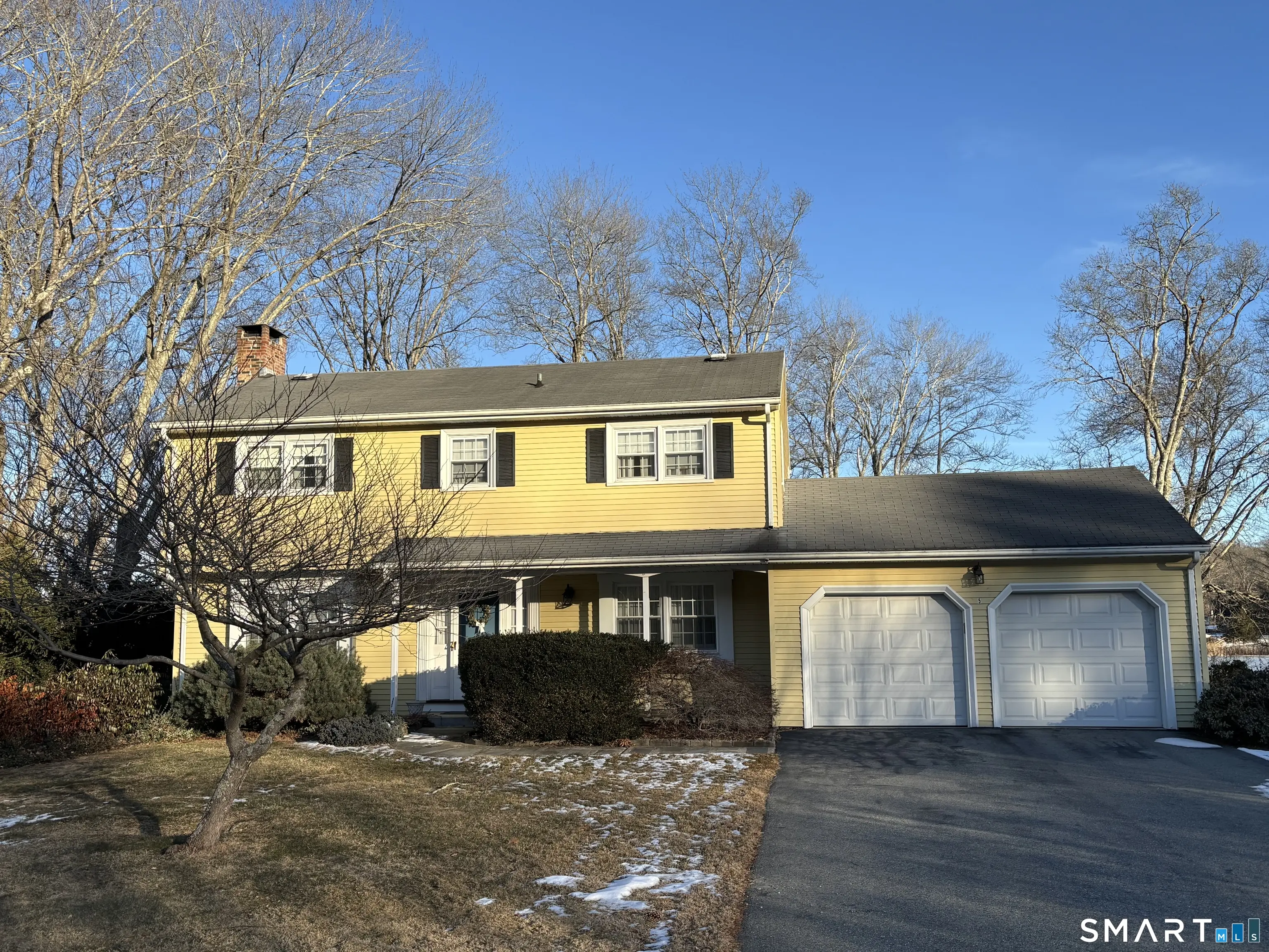 5 Colonial Drive, East Lyme