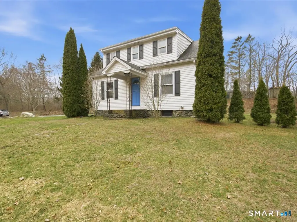 247 Cossaduck Hill Road, North Stonington