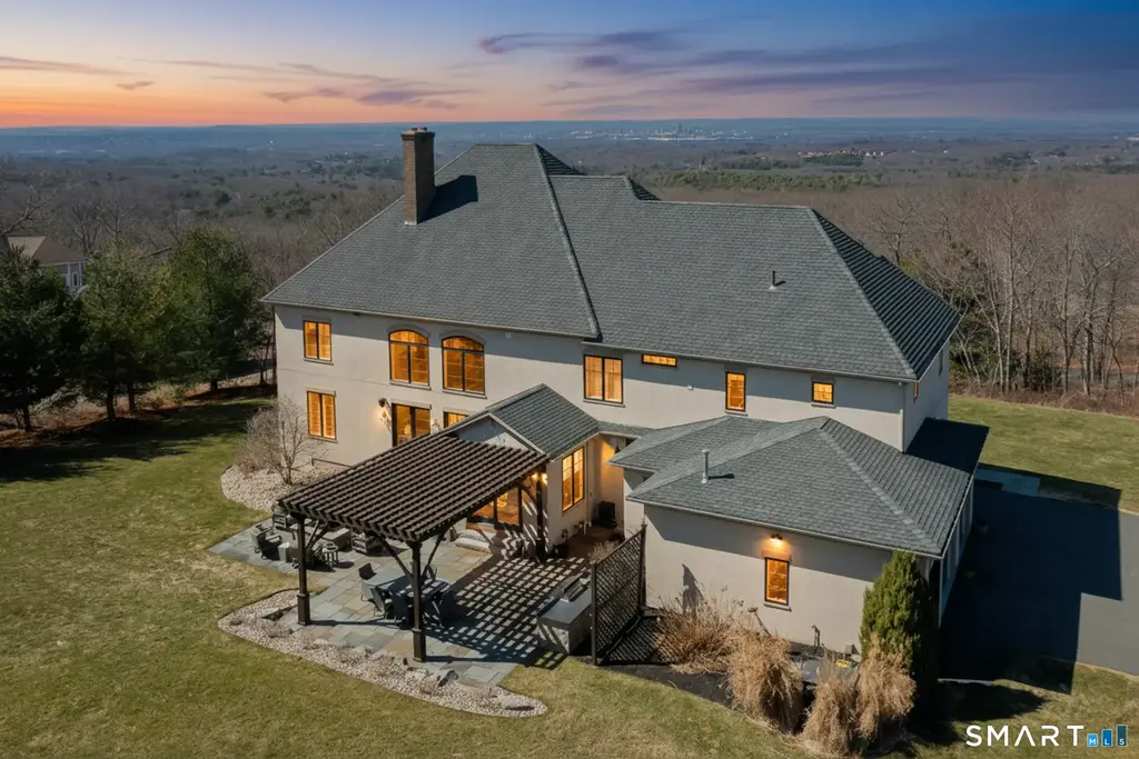 515 Cedar Ridge Drive, Glastonbury