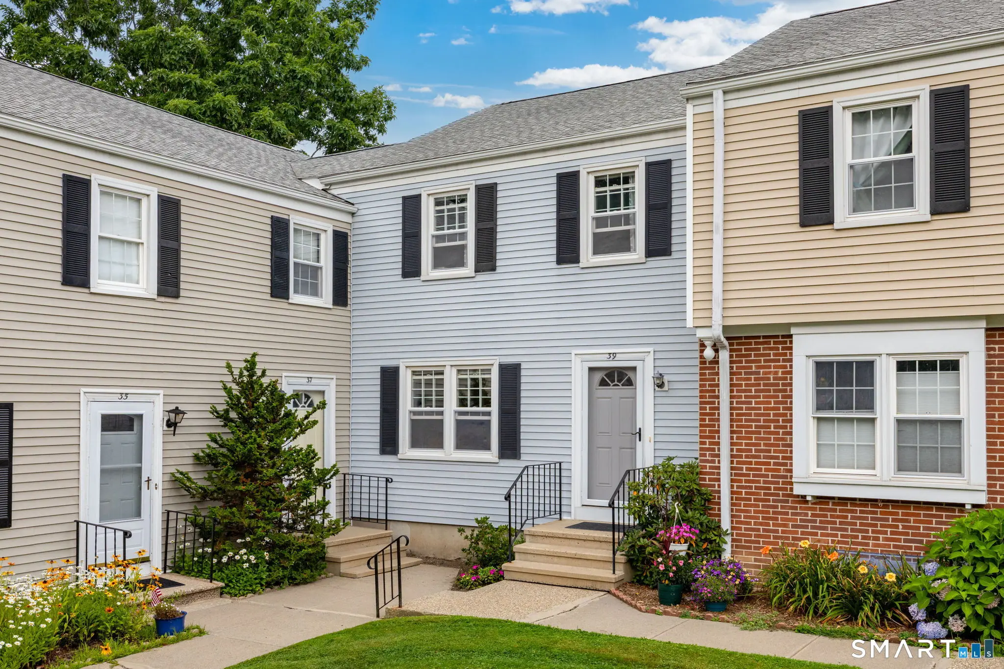 39 Tapping Reeve Village 39, Litchfield