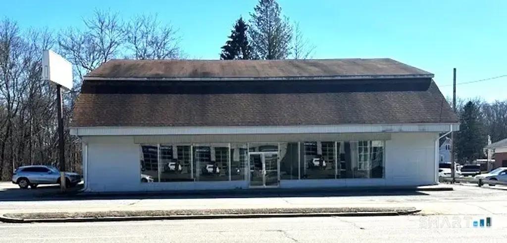 558 West Main Street, Norwich