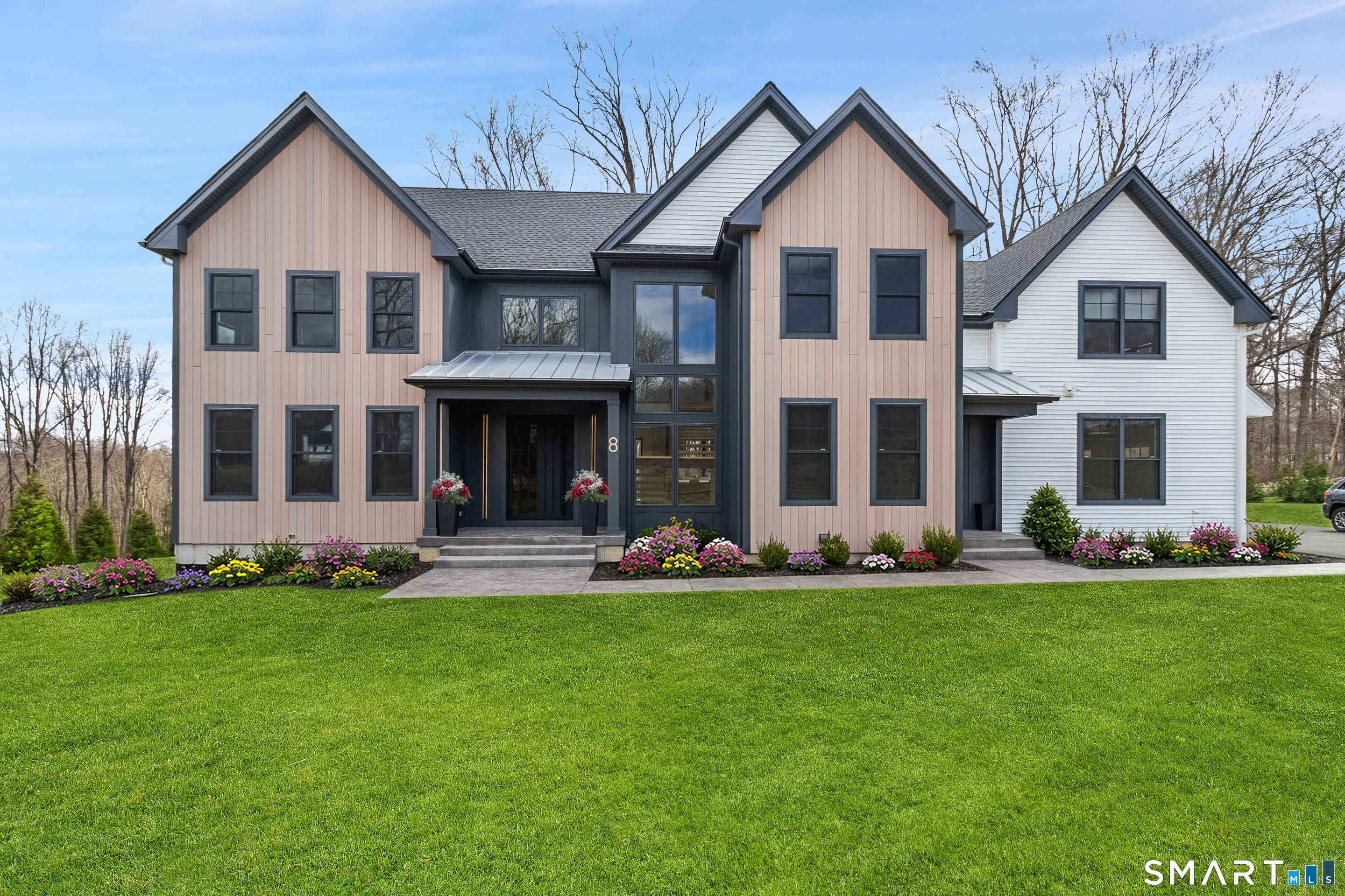 8 Holly Lane, Newtown