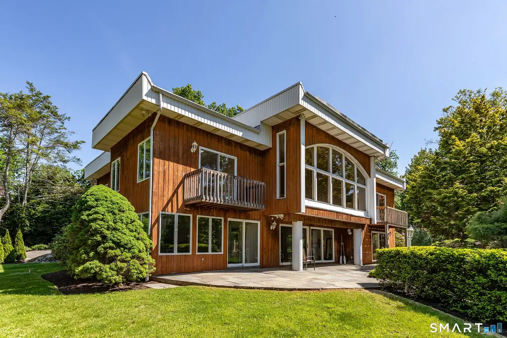 9 Oak Point Club, New Milford