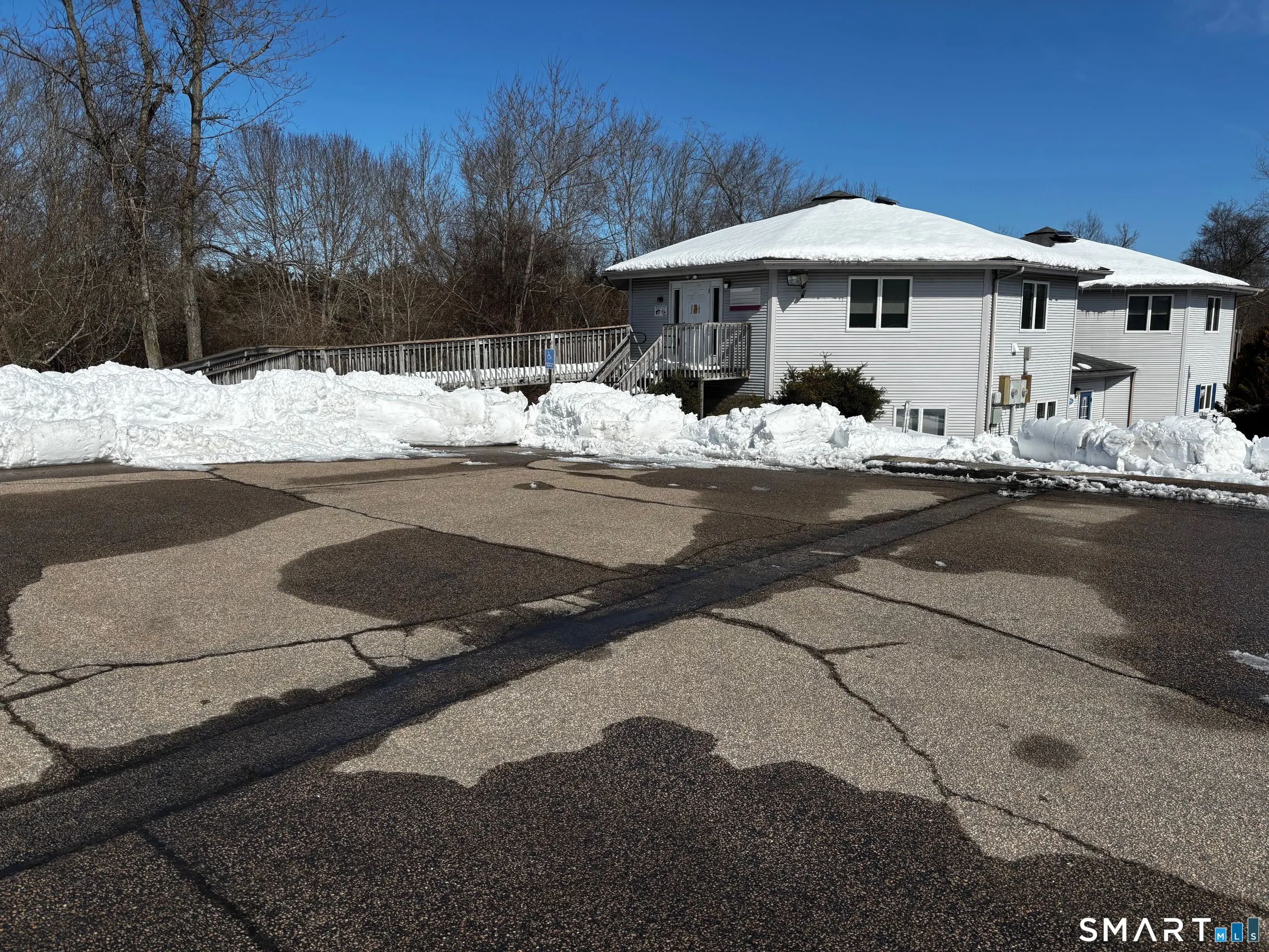 82 Norwich Westerly Road, North Stonington