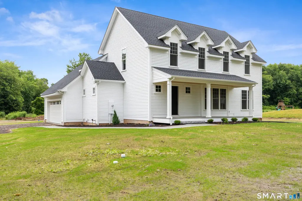 558 Lazy Lane, Southington