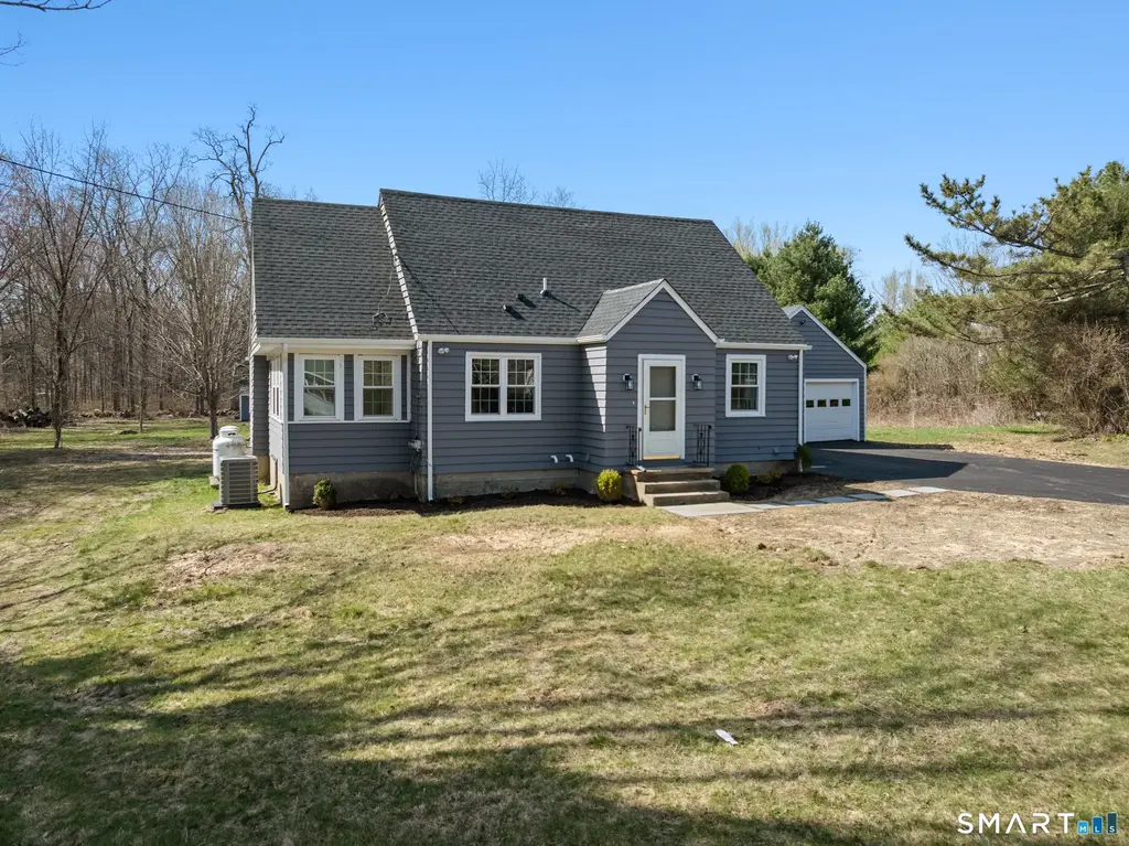 395 Cross Hill Road, Monroe