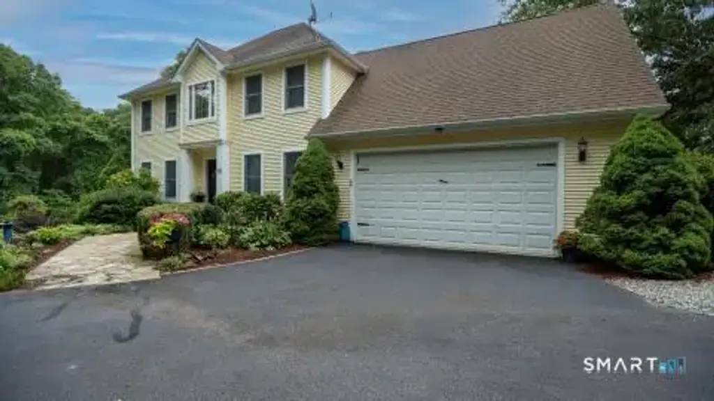 38 Groton Long Point Road, Groton