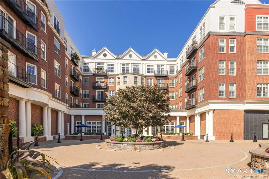 85 Memorial Road 201, West Hartford