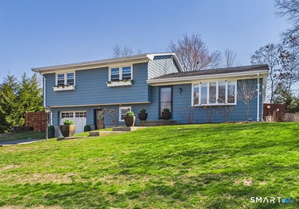 28 Elaine Street, Stonington