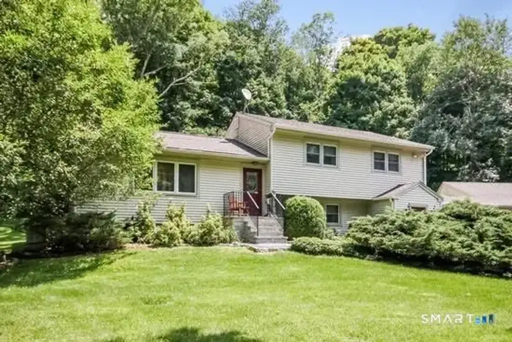 16 Sherwood Road, Ridgefield