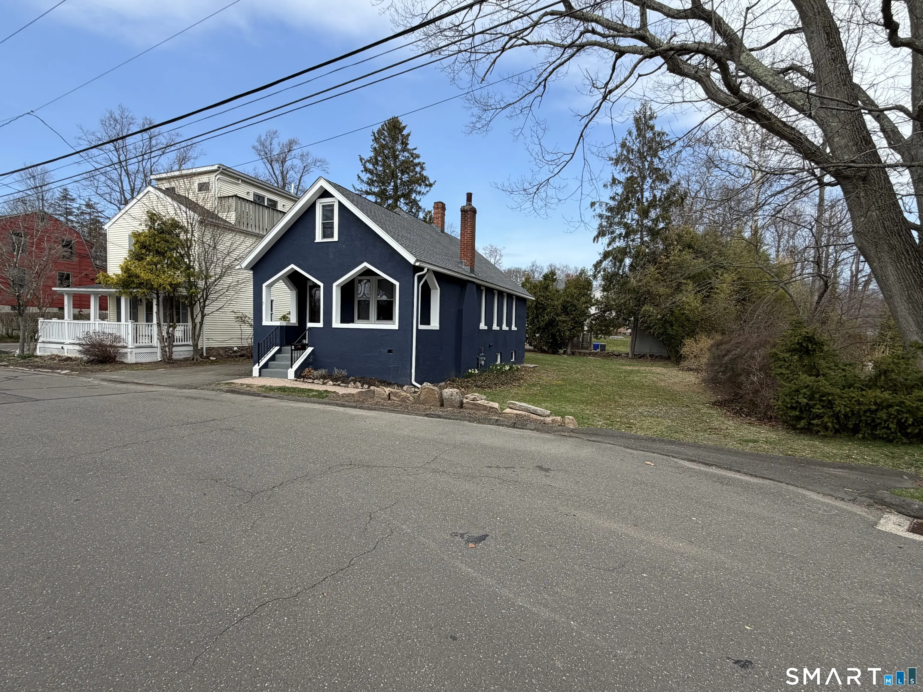 5 Westwood Road, Branford