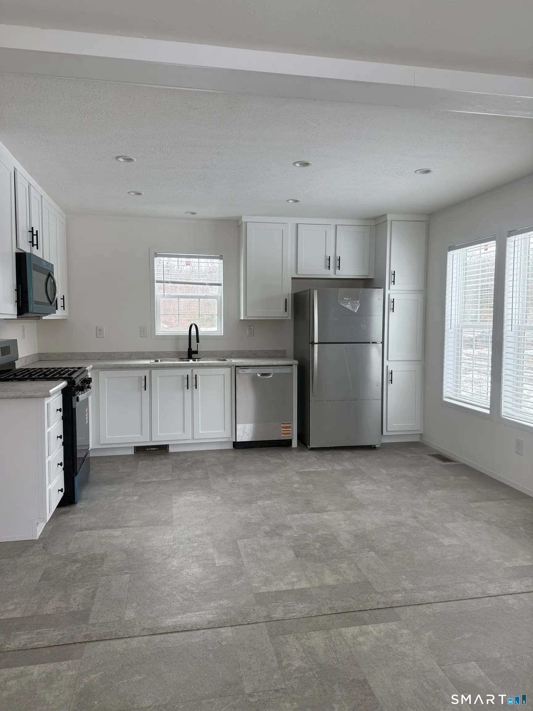 #11, 421 Norwich Westerly Road, North Stonington