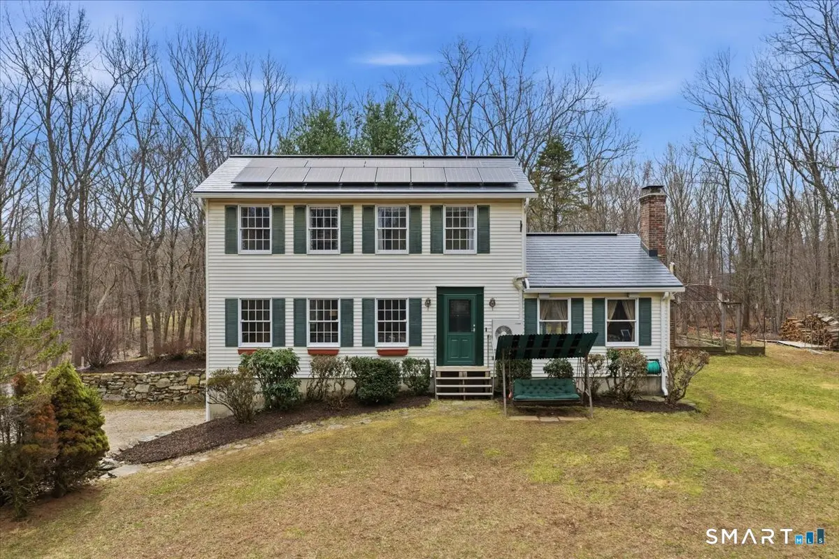 393 Forsyth Road, Salem