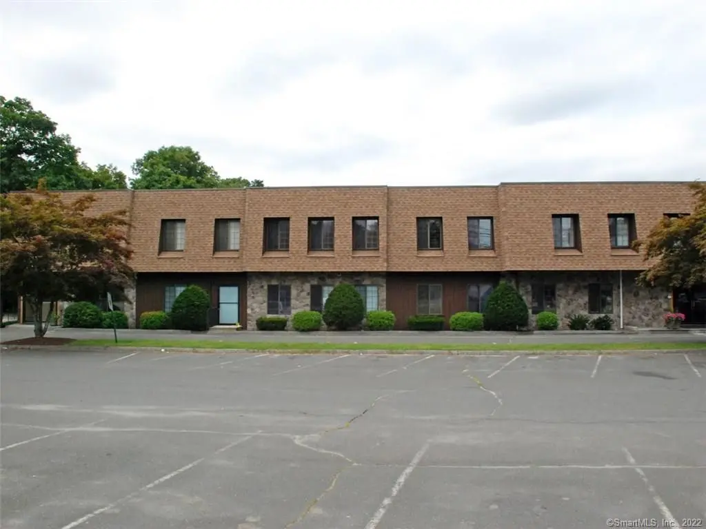 304 Federal Road 106, Brookfield