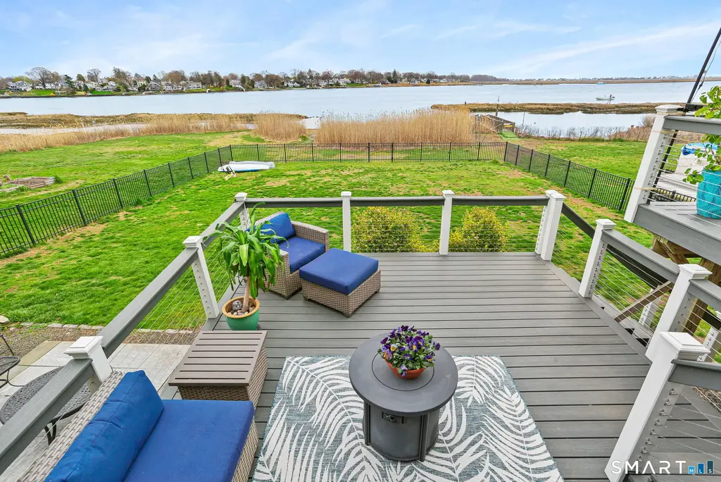 580 Housatonic Avenue, Stratford