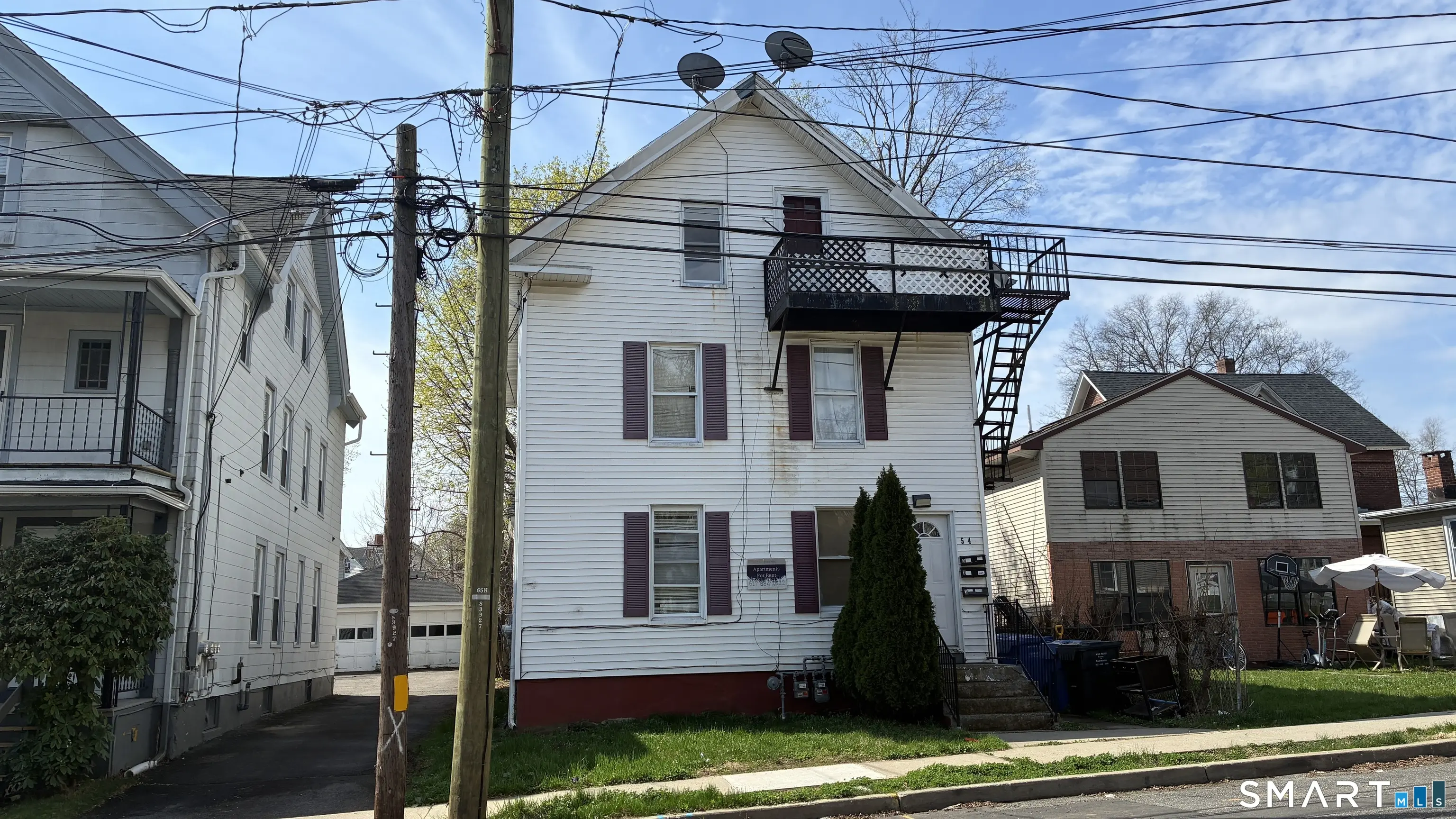 54 North Avenue 3, Meriden