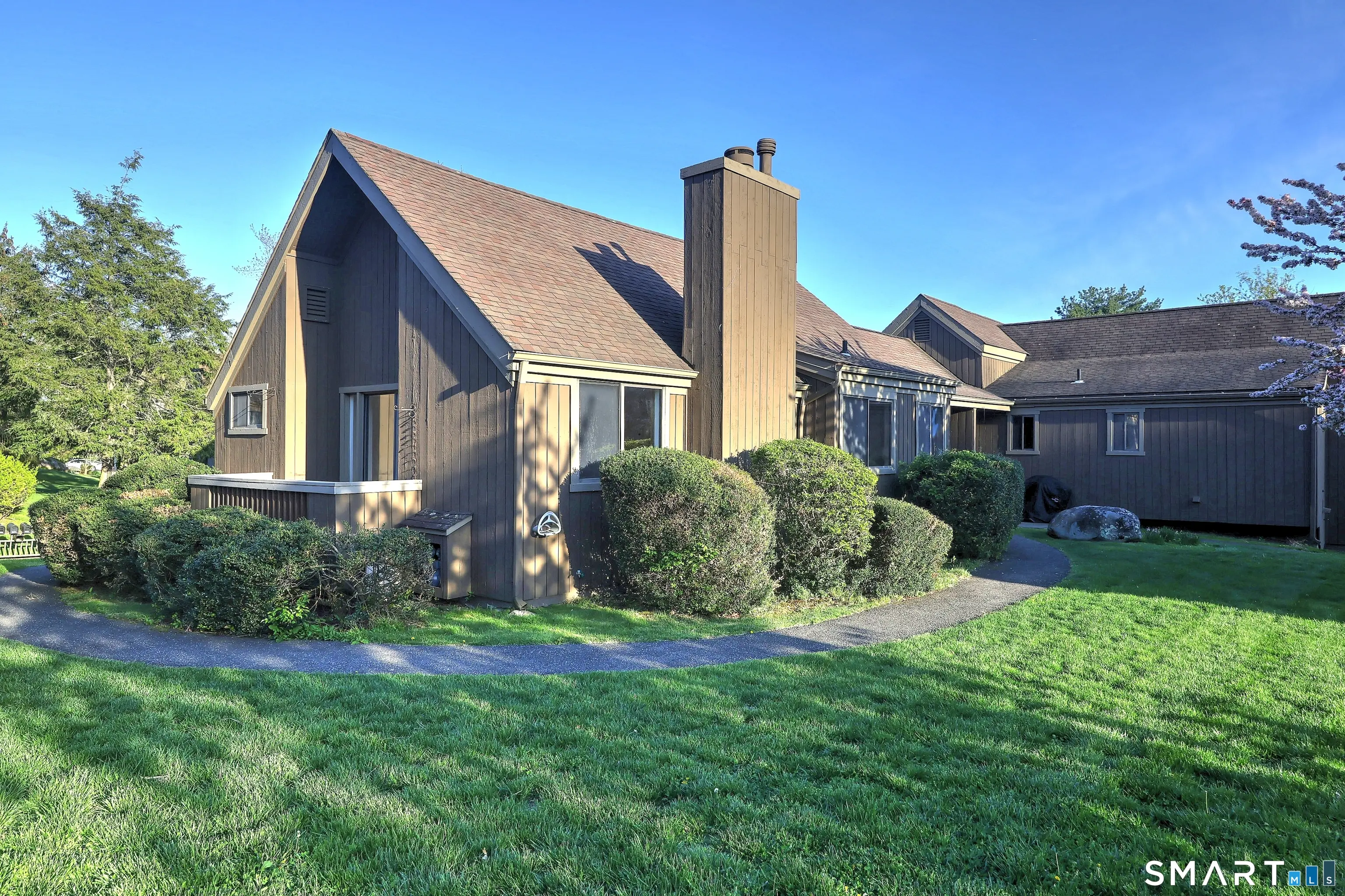 619 Erie Lane B, Stratford