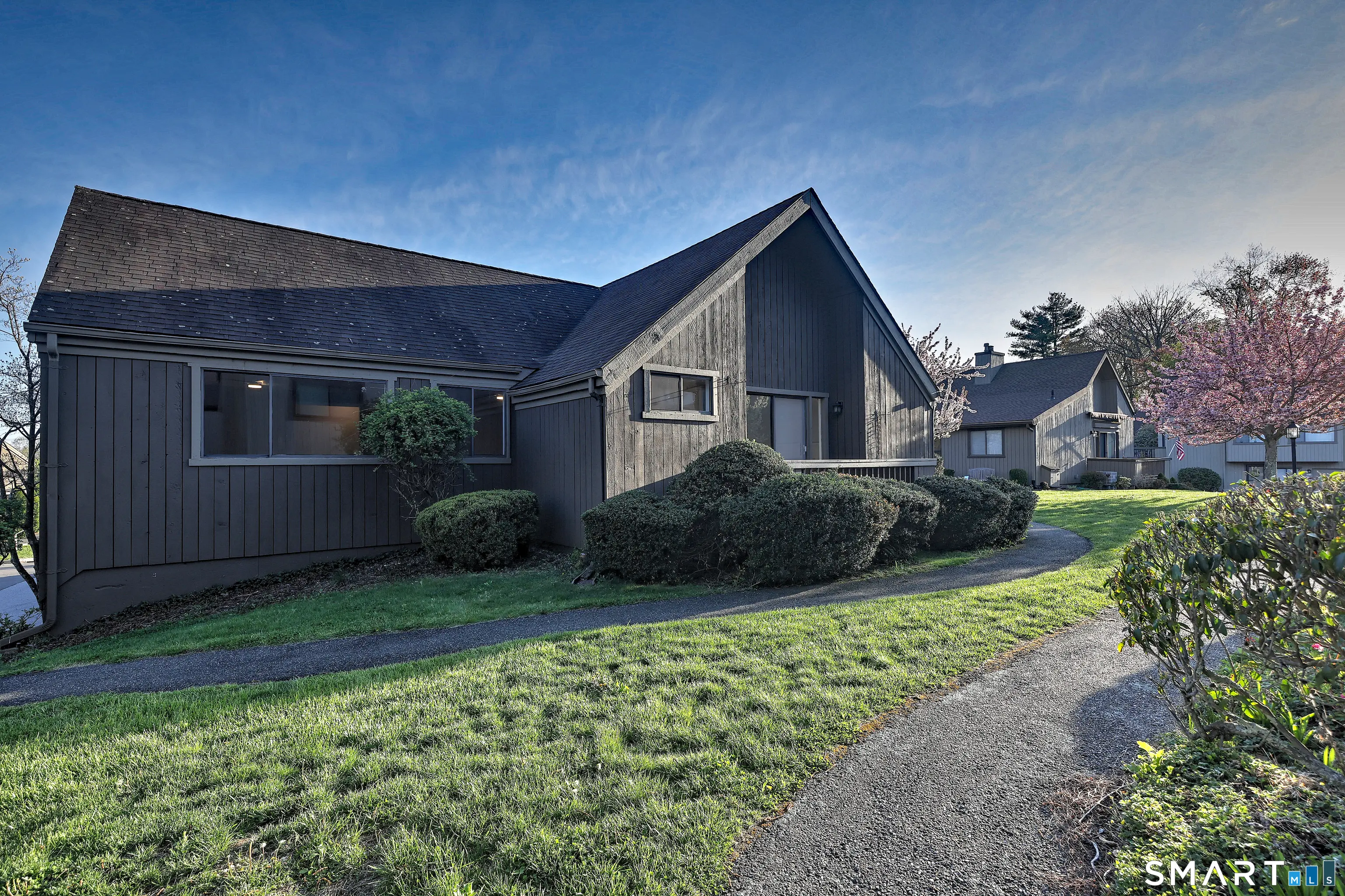 619 Erie Lane B, Stratford