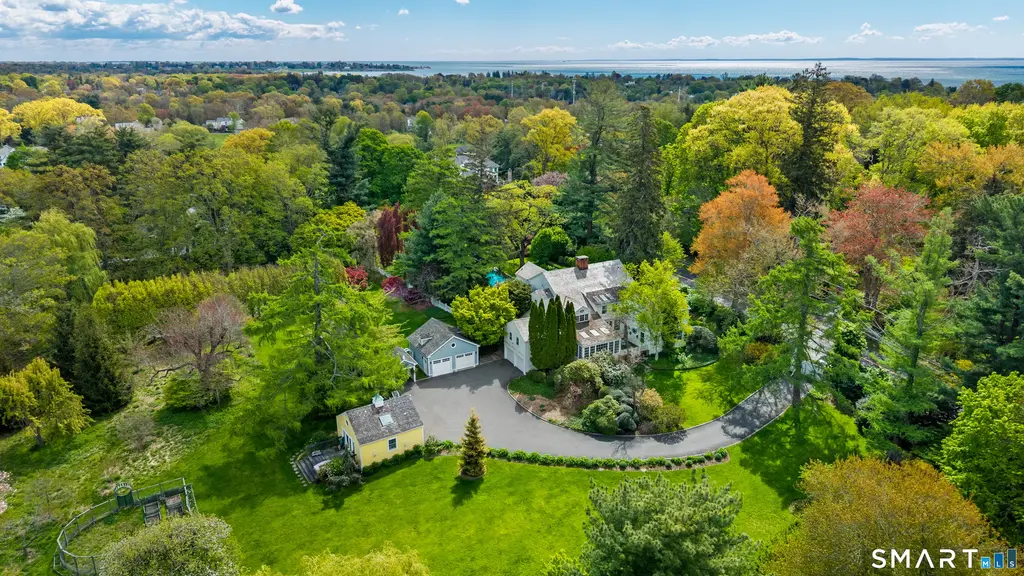 11 Clapboard Hill Road, Westport