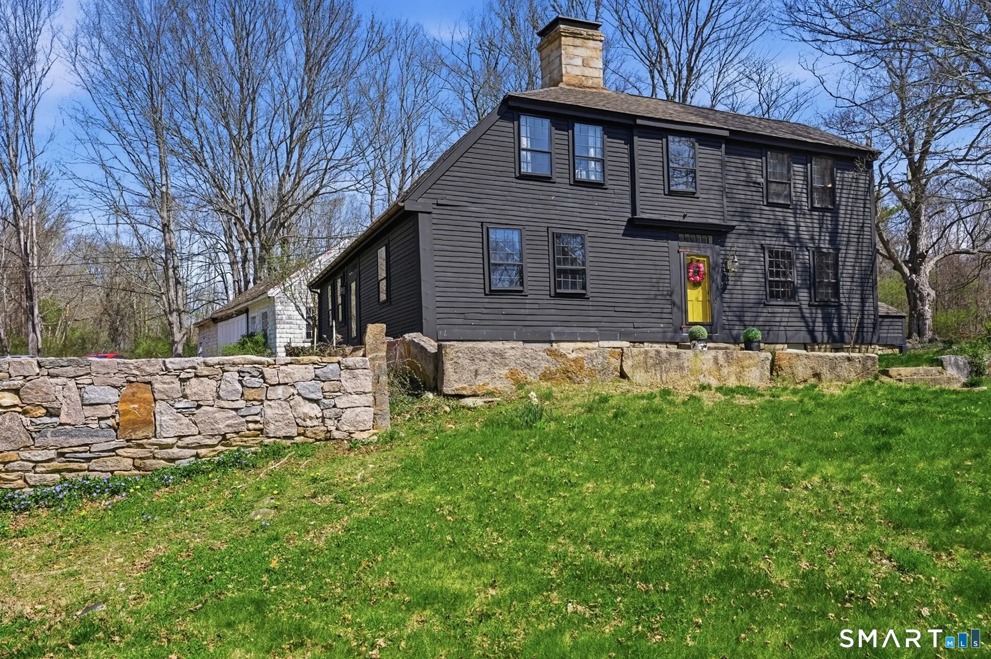 604 Pendleton Hill Road, North Stonington