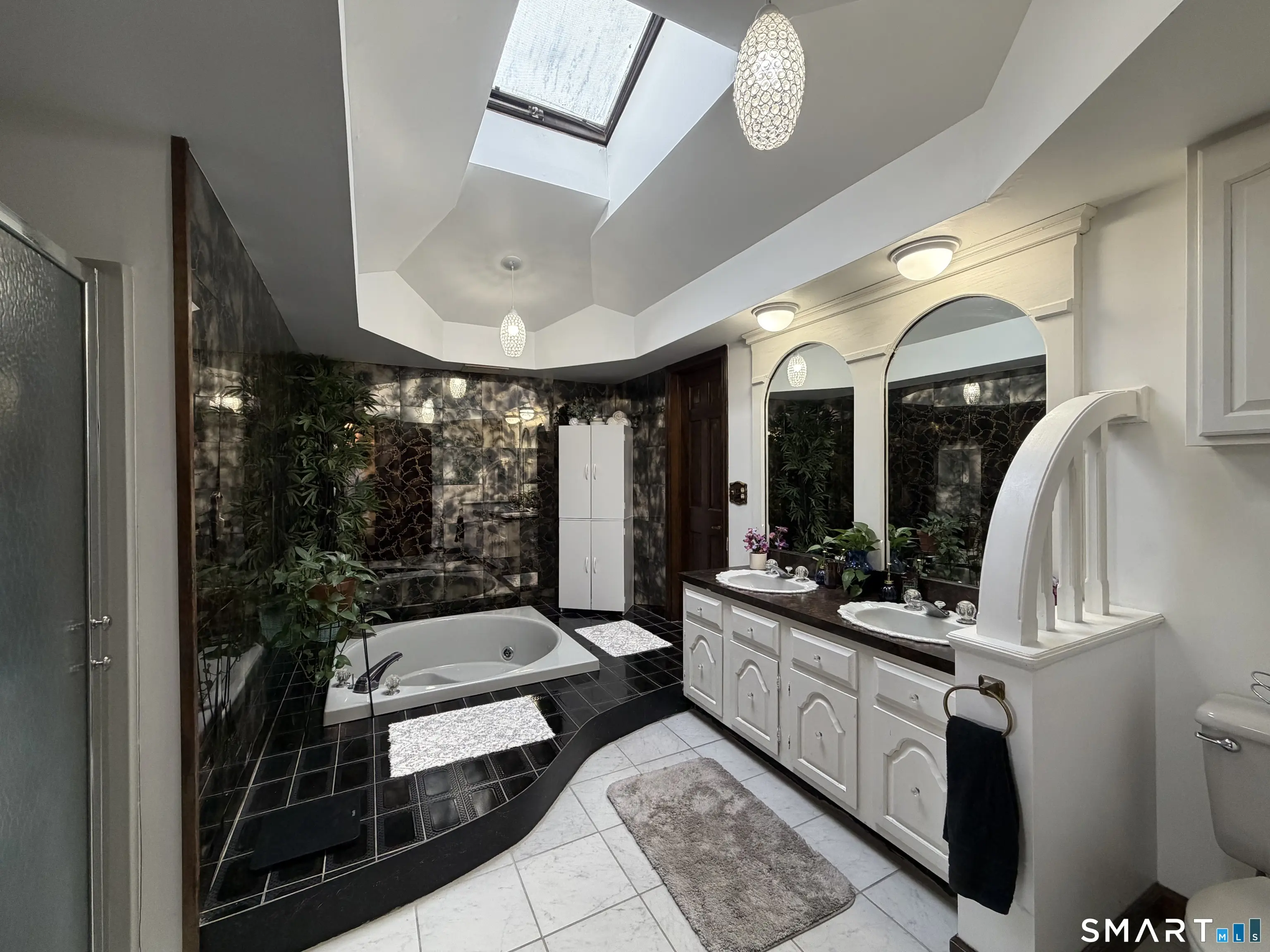 40 Hickory Hill Drive, Waterbury