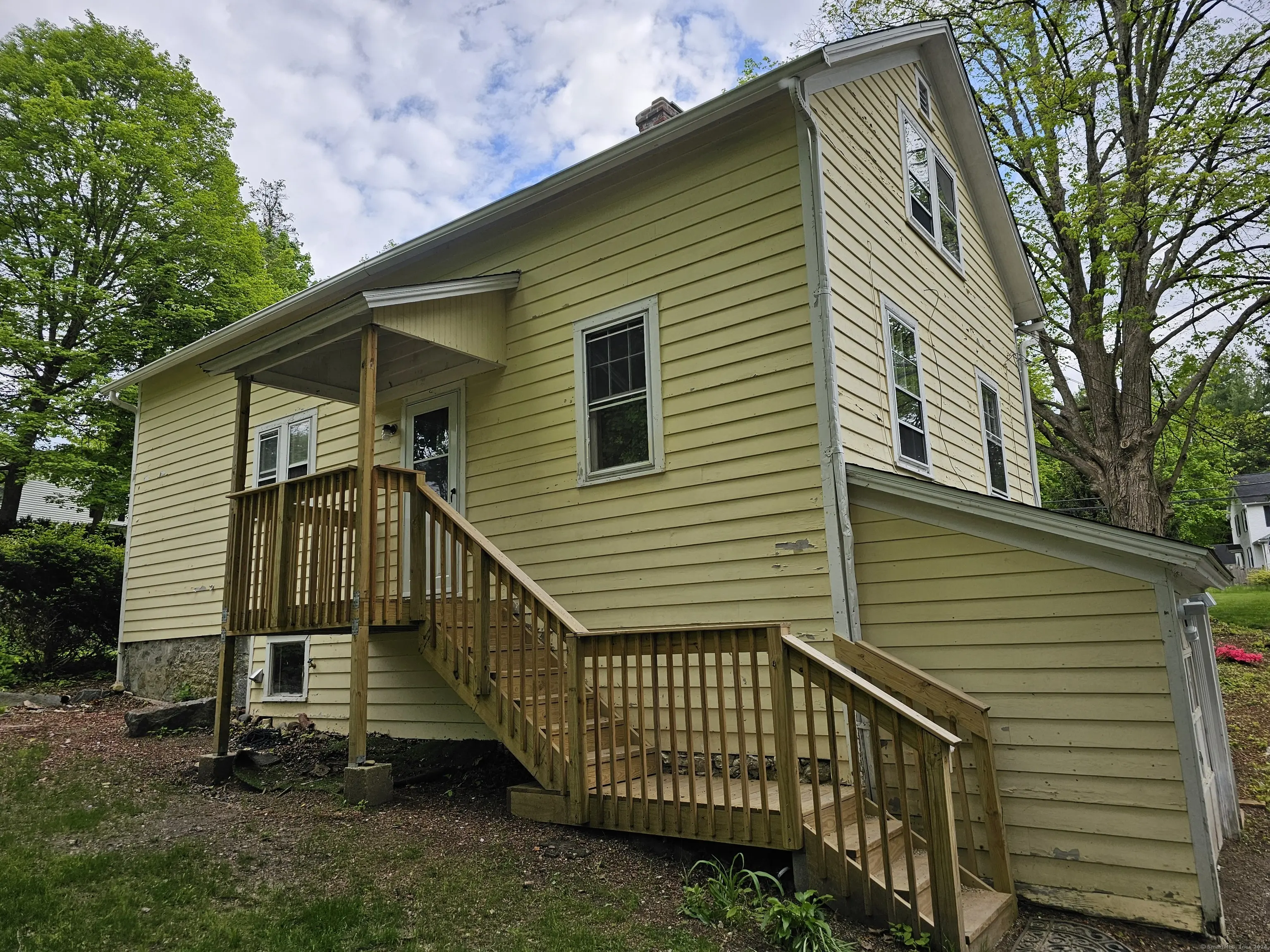 17 Pleasant Street, Woodbury