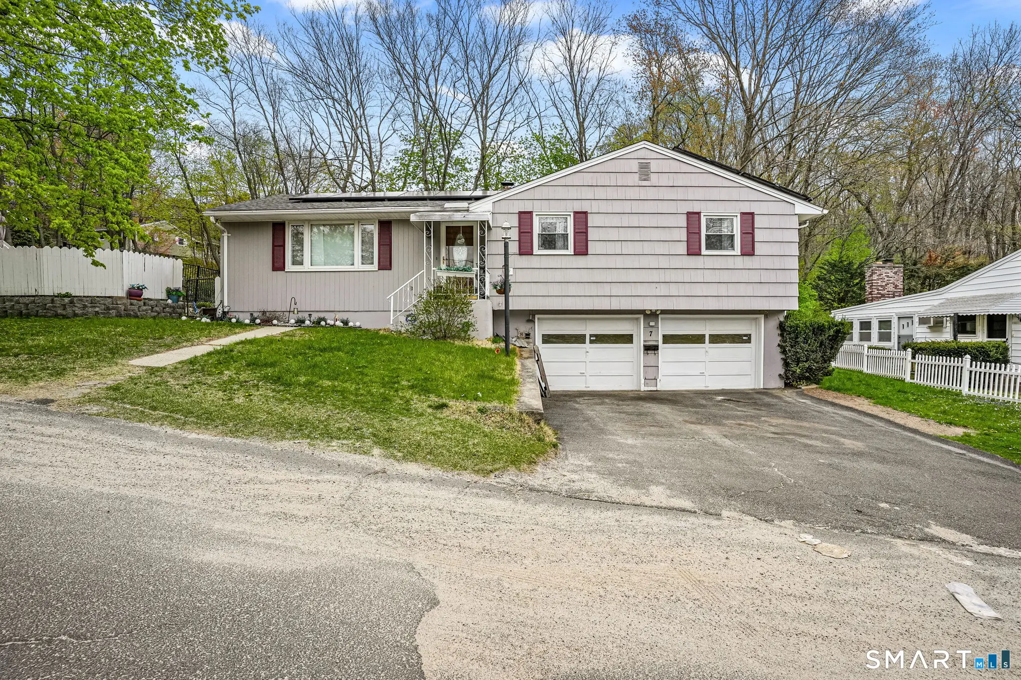 7 Newport Drive, Waterbury