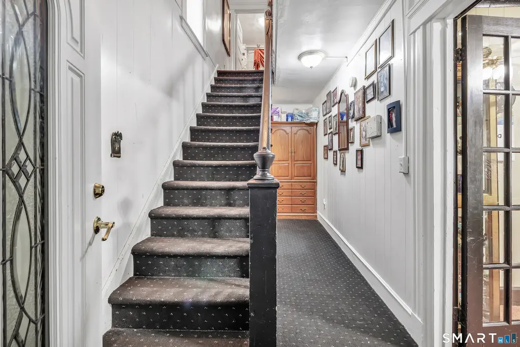 327 Shelton Avenue, New Haven