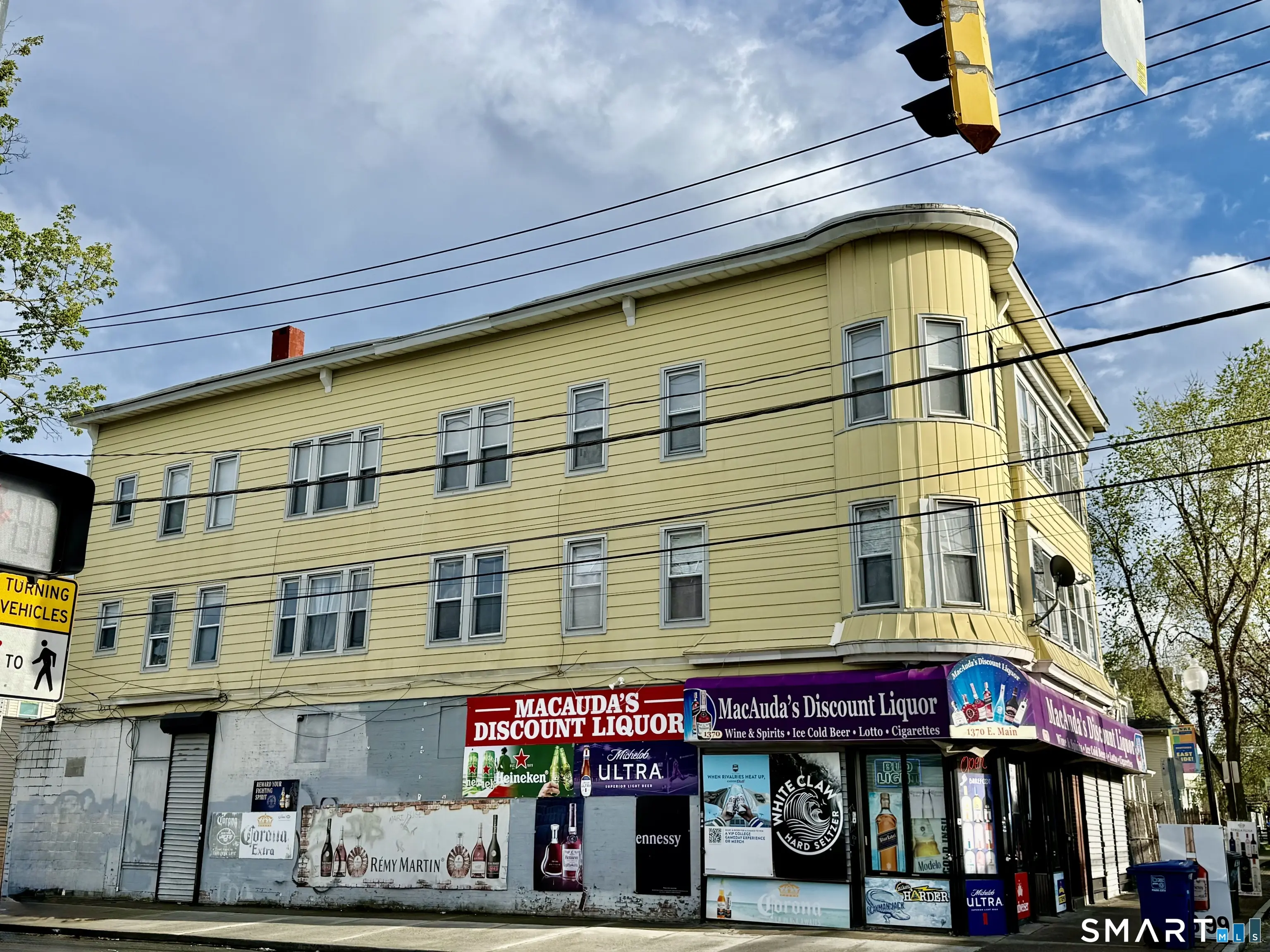 1368-1370 East Main Street, Bridgeport
