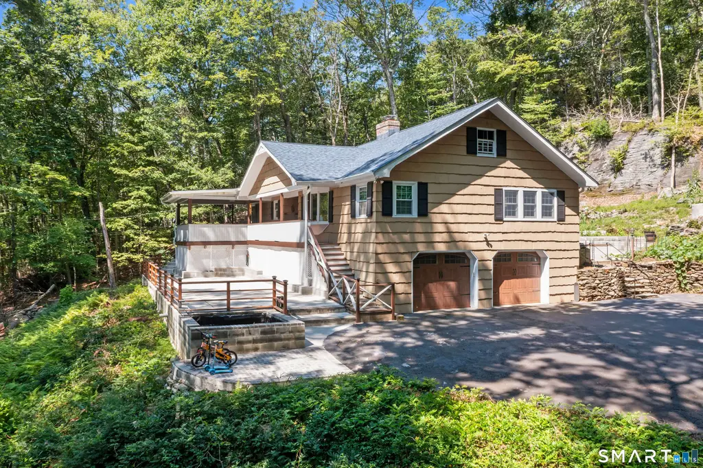 125 Buck Hill Road, Easton