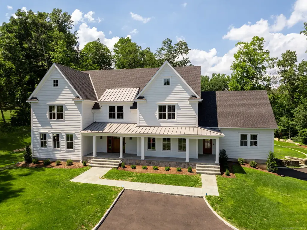 25 Hillcrest Road, New Canaan