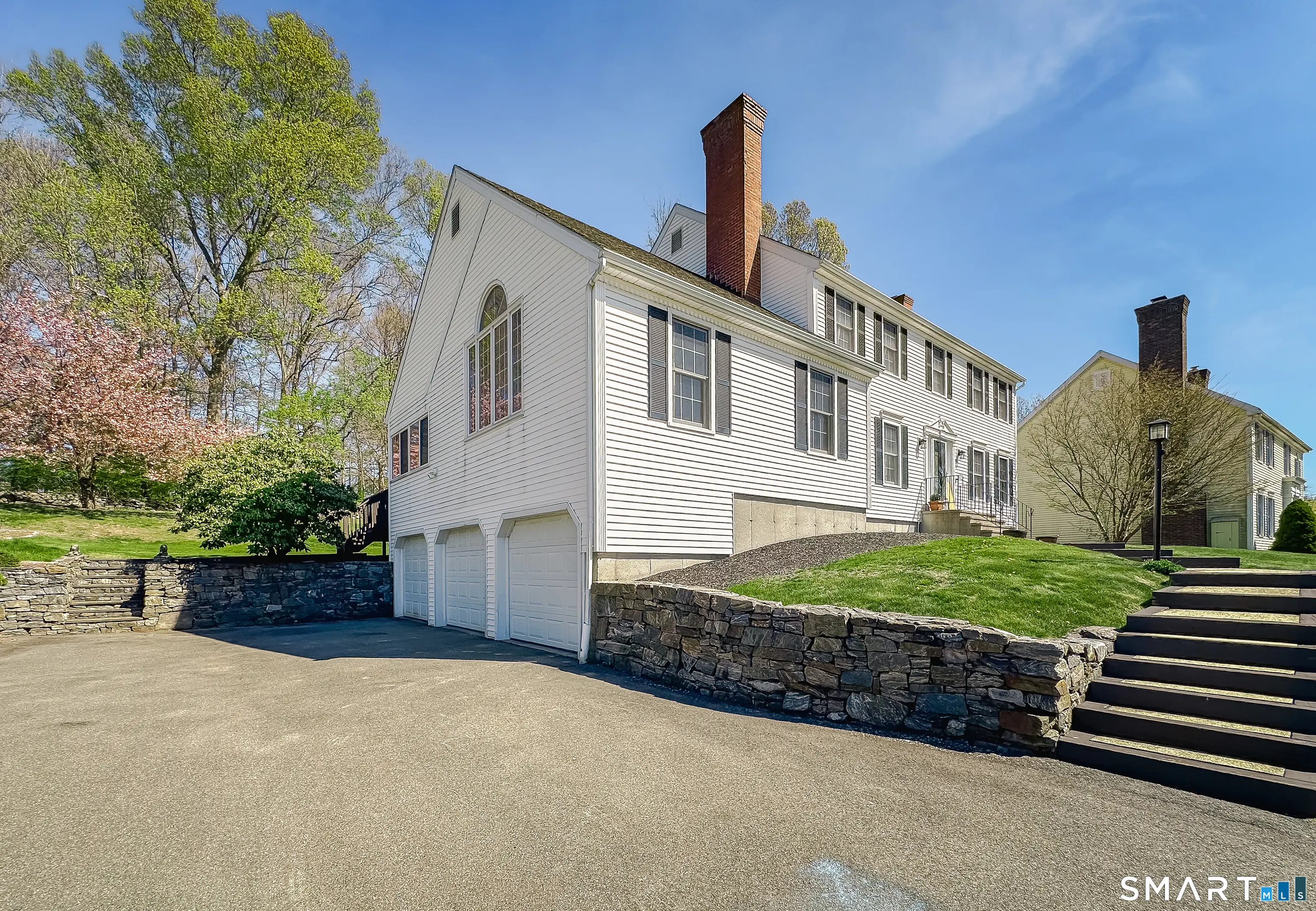 33 Country Club Woods Circle, Waterbury