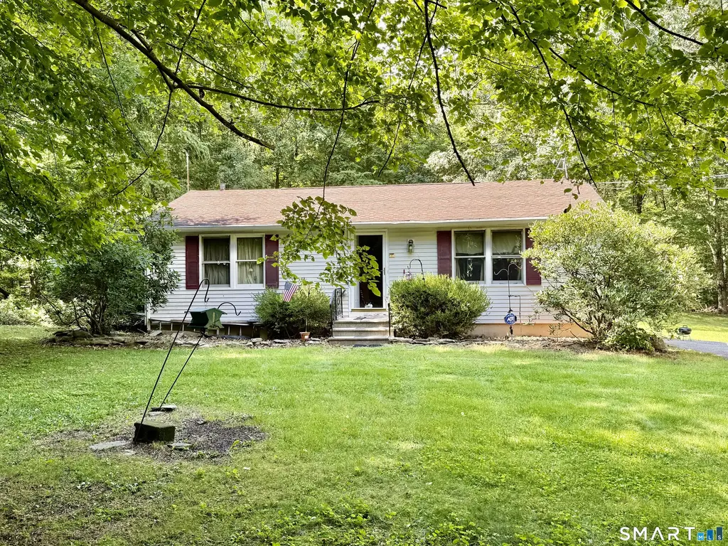 221 Gates Road, Lebanon