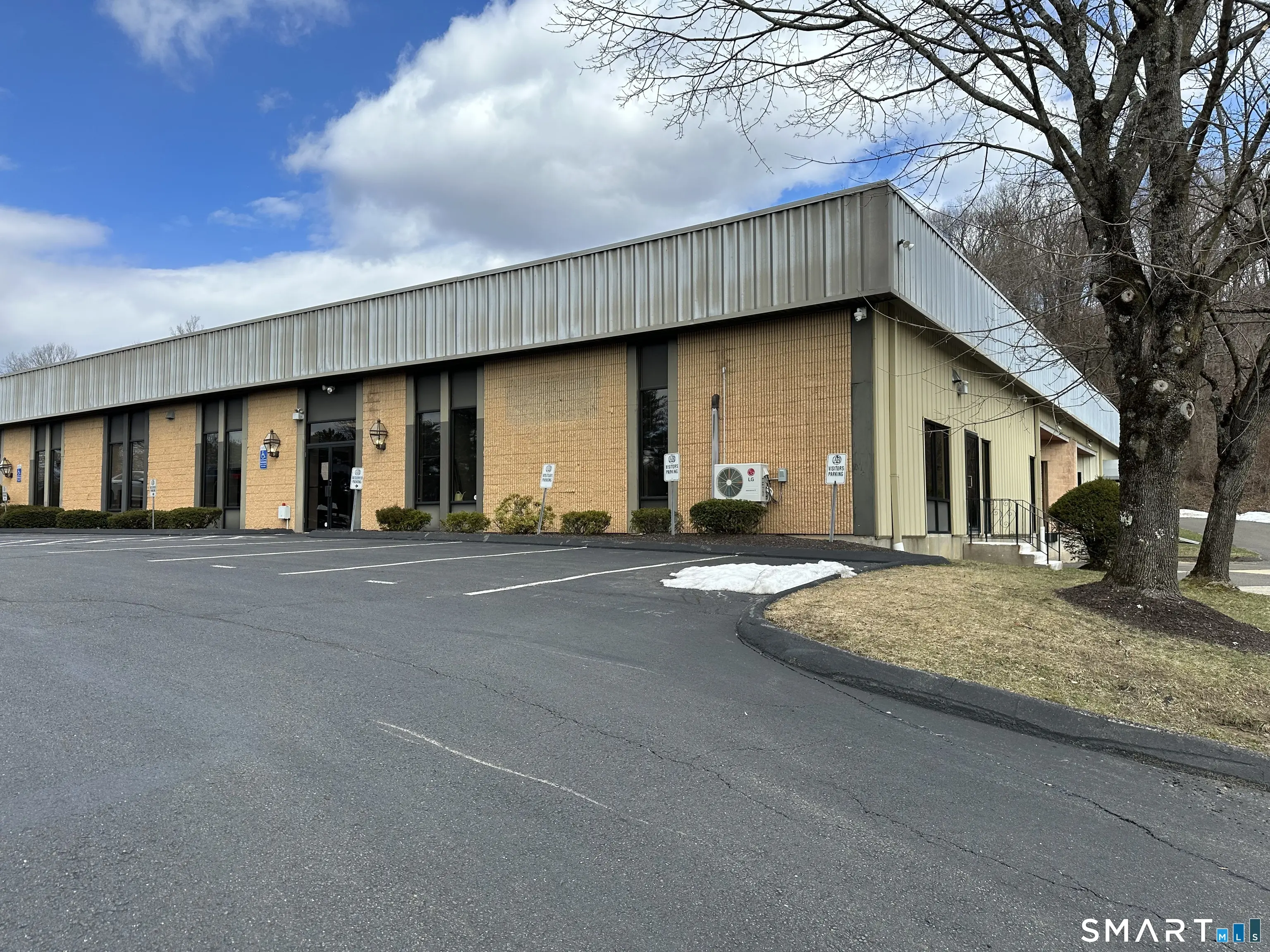 61 Commerce Road, Brookfield