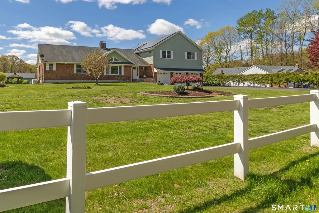 60 Abbe Road, East Windsor
