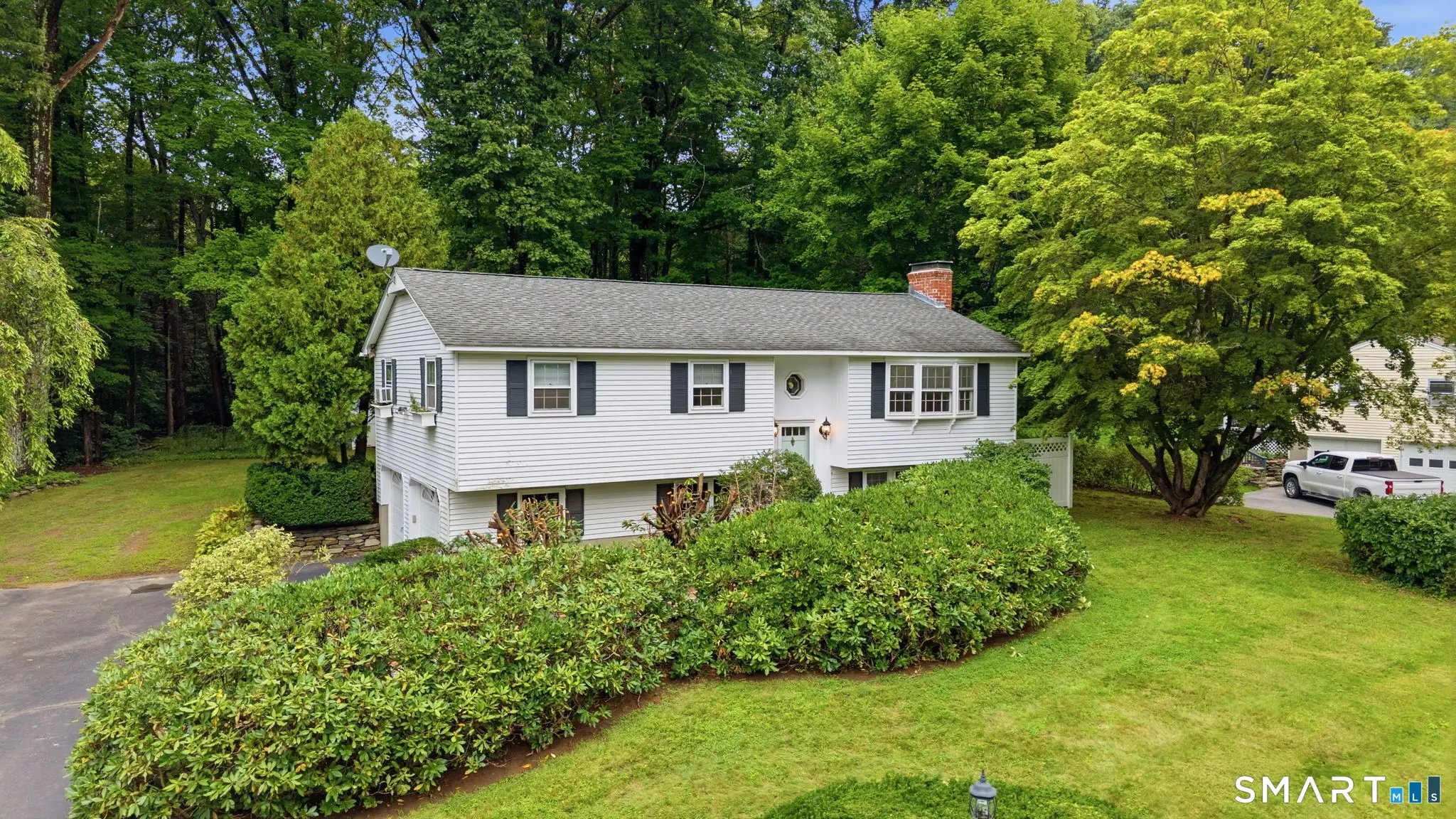 80 Little Brook Road, New Hartford