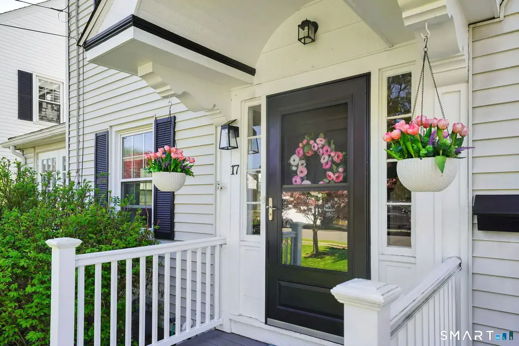 17 Ballard Drive, West Hartford