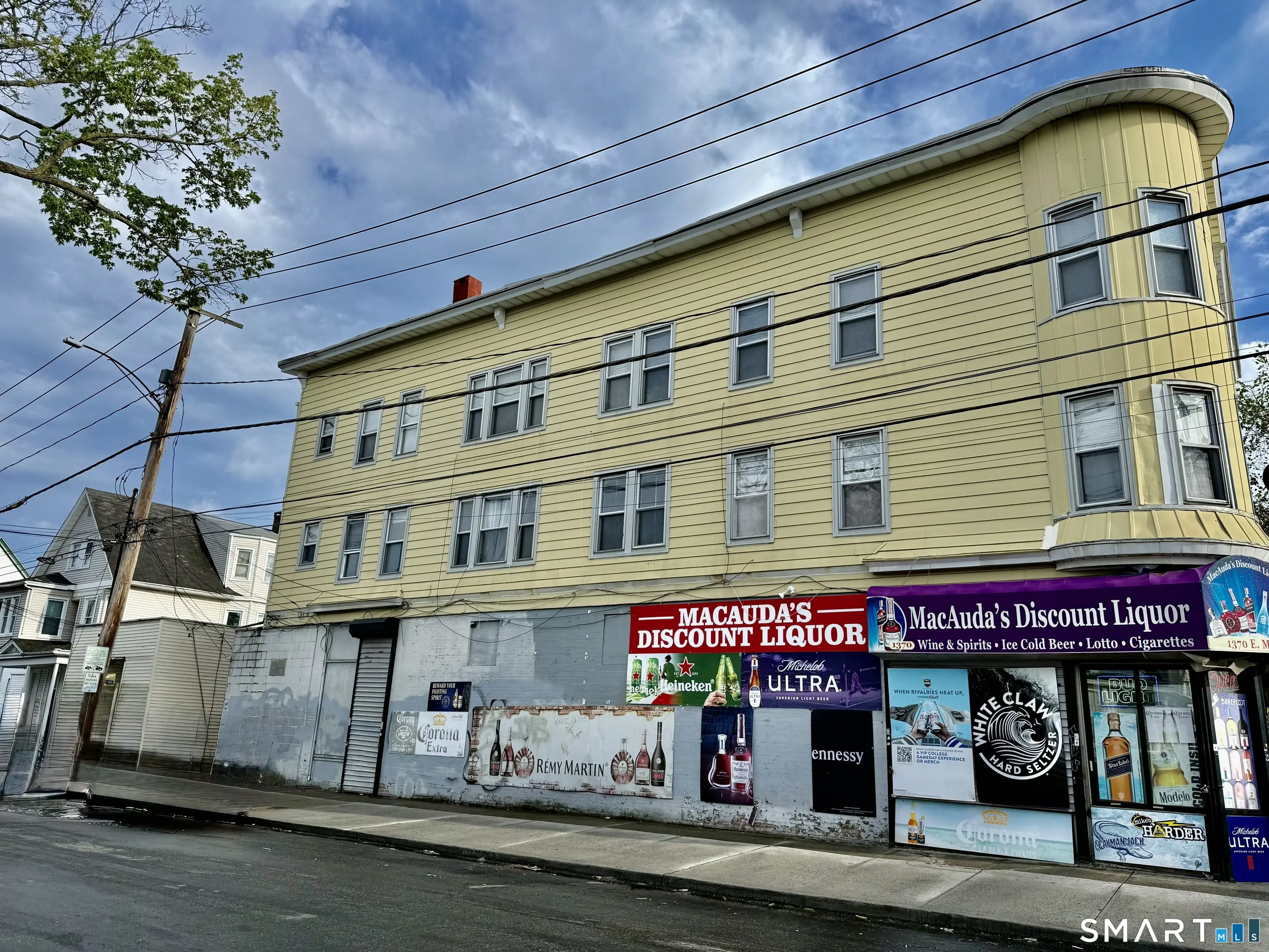 1368-1370 East Main Street, Bridgeport