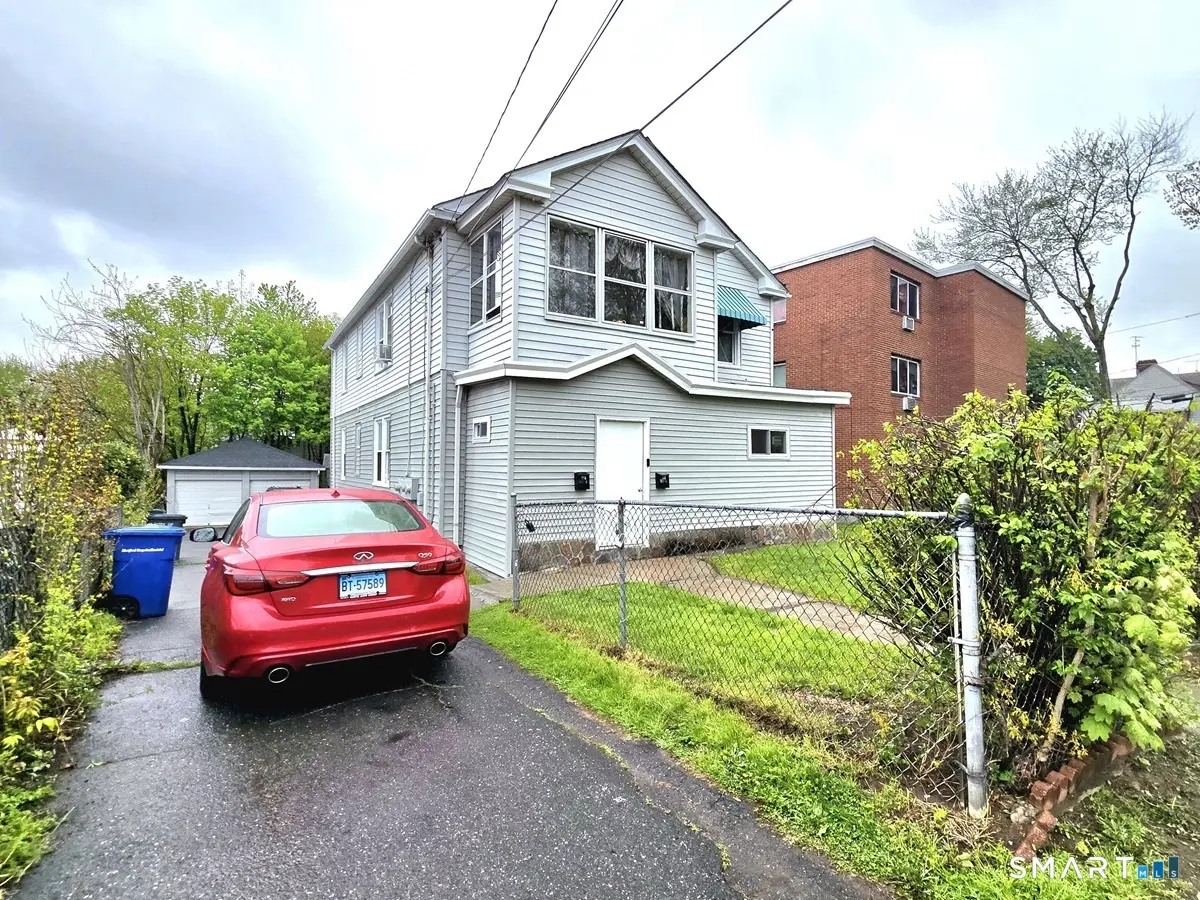 210 Hillside Avenue, Hartford