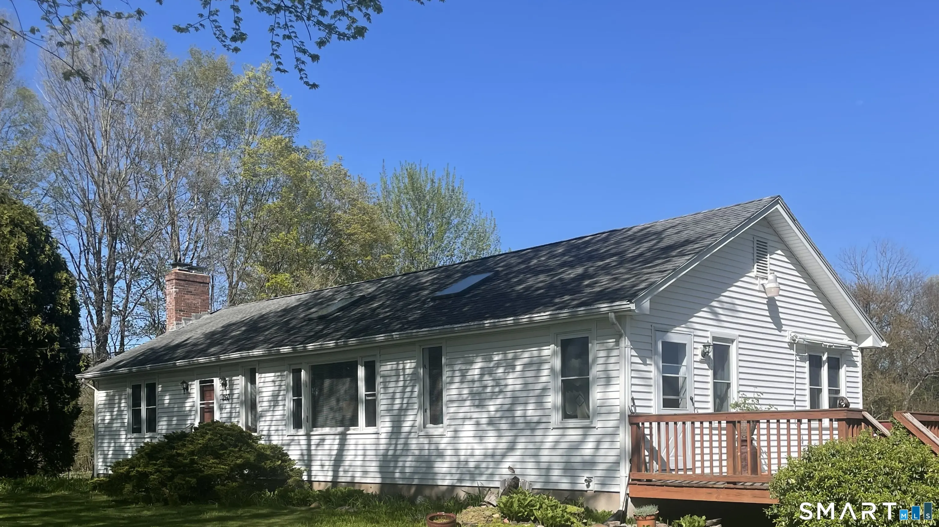 260 South Grand Street, Suffield
