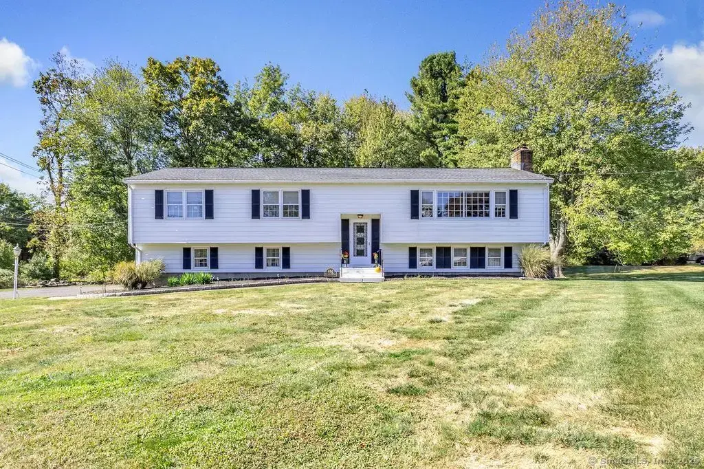 484 New England Lane, Orange