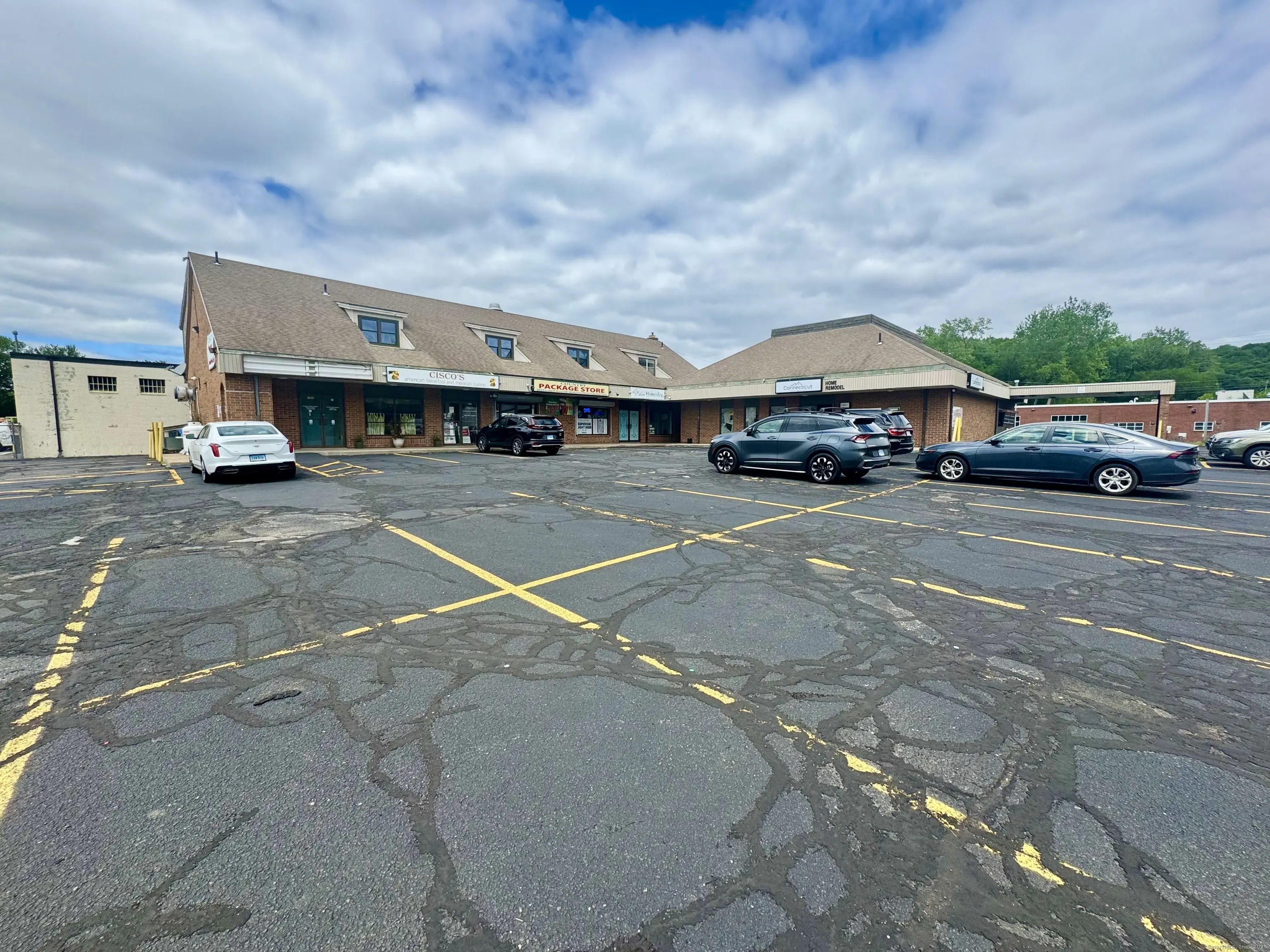 252 Hartford Avenue, Newington