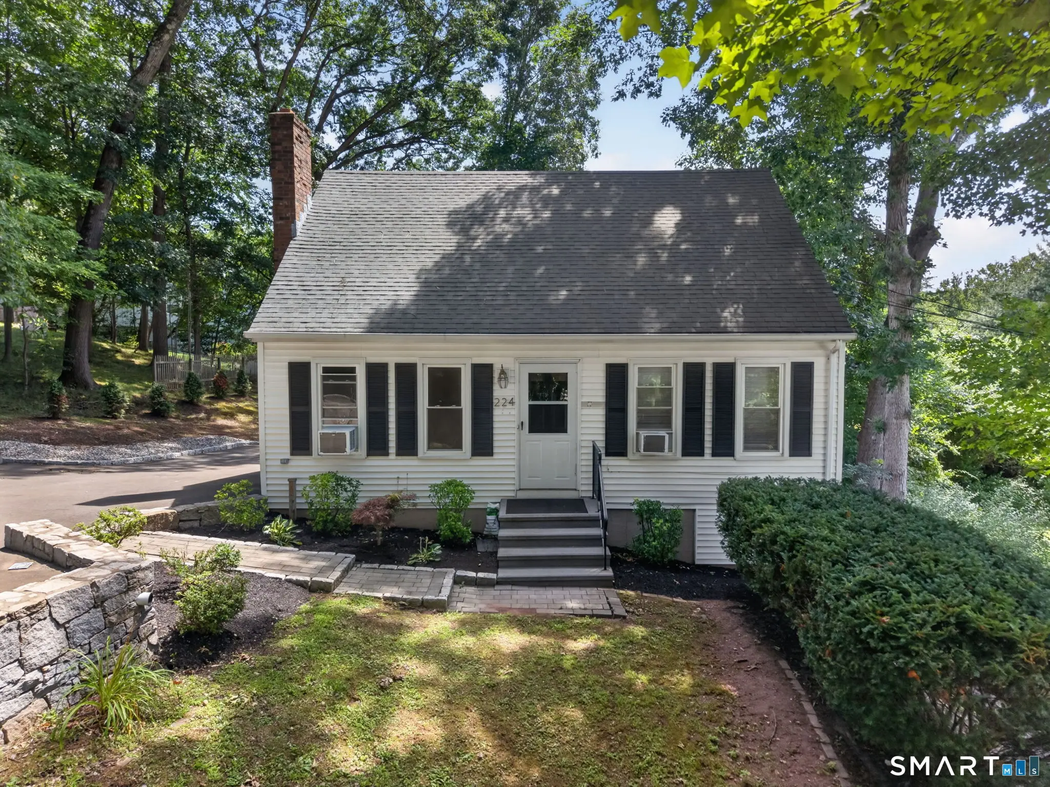 224 Anns Farm Road, Hamden