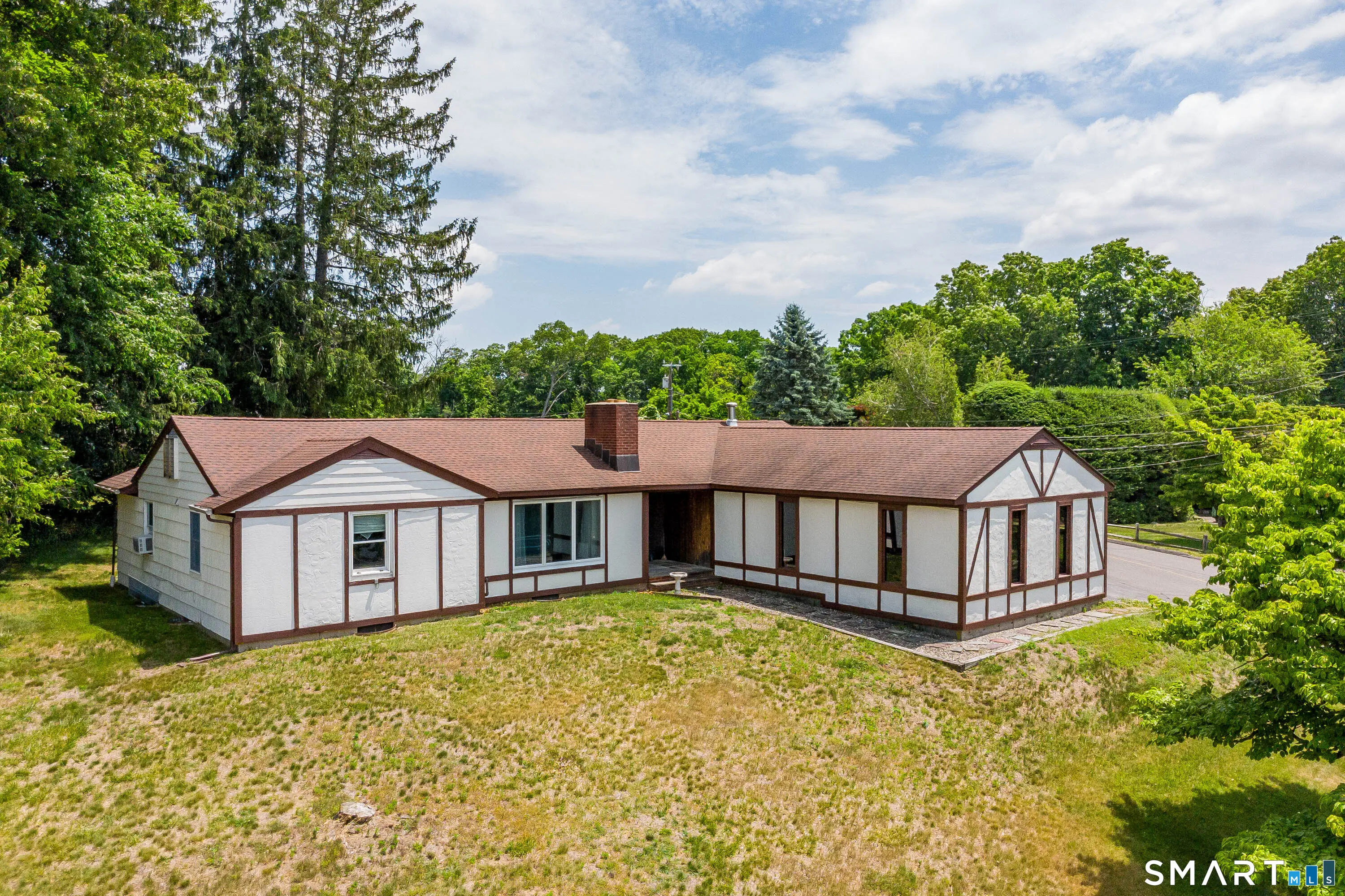 10 Horseshoe Drive, Danbury
