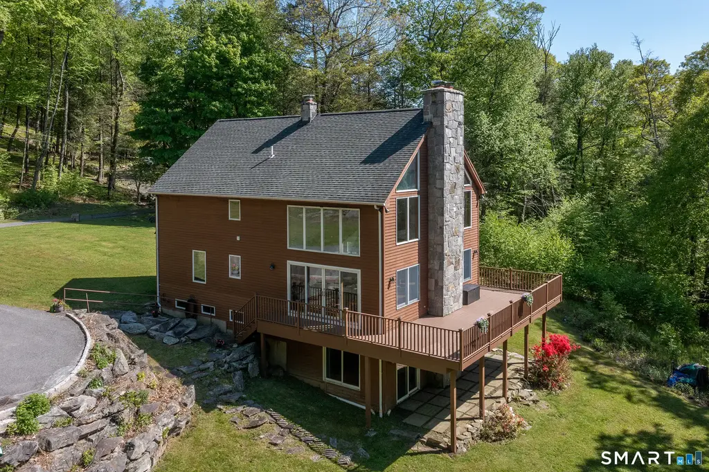 3 Old Forest Road, Sherman